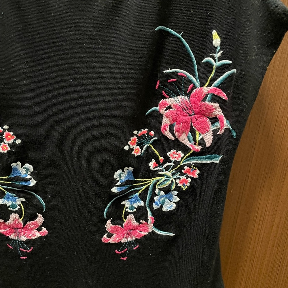 Embroidered tank